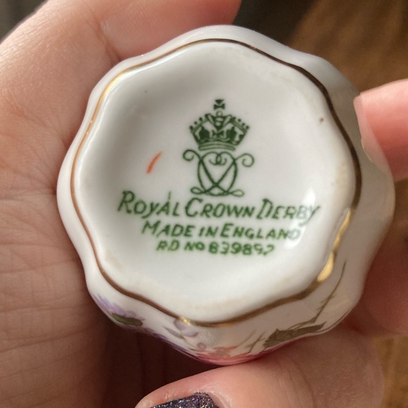 Royal Crown Derby “Derby Posies” Egg Cup Trio. Gold trim. Circa 1950s China - Picture 8 of 17